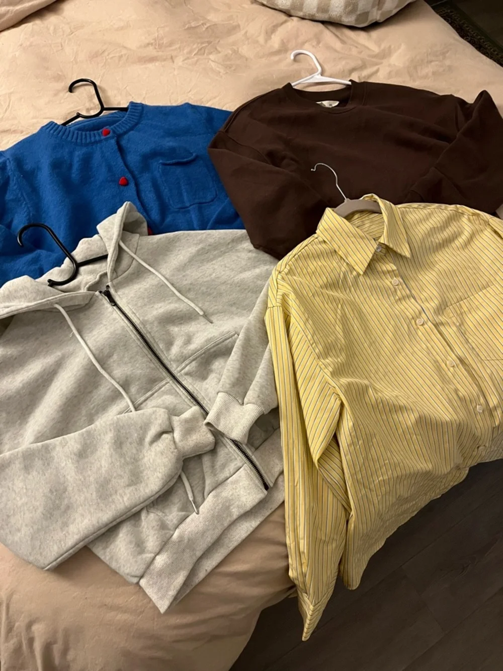 sweater bundle - Picture 2 of 12